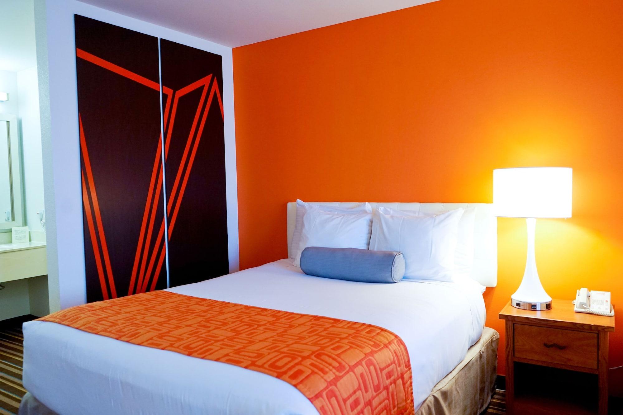 Howard Johnson By Wyndham Salinas Bagian luar foto