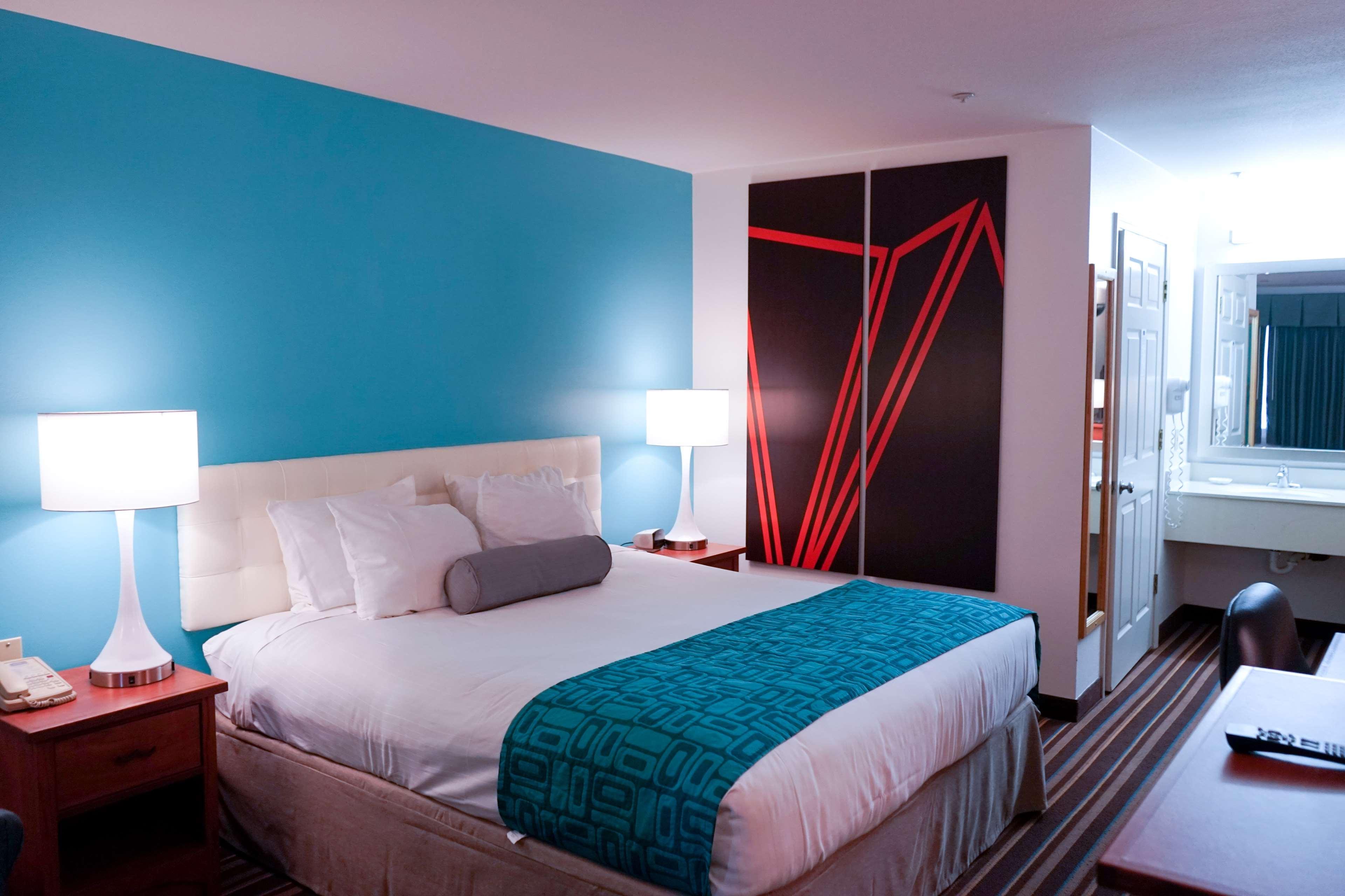 Howard Johnson By Wyndham Salinas Bagian luar foto