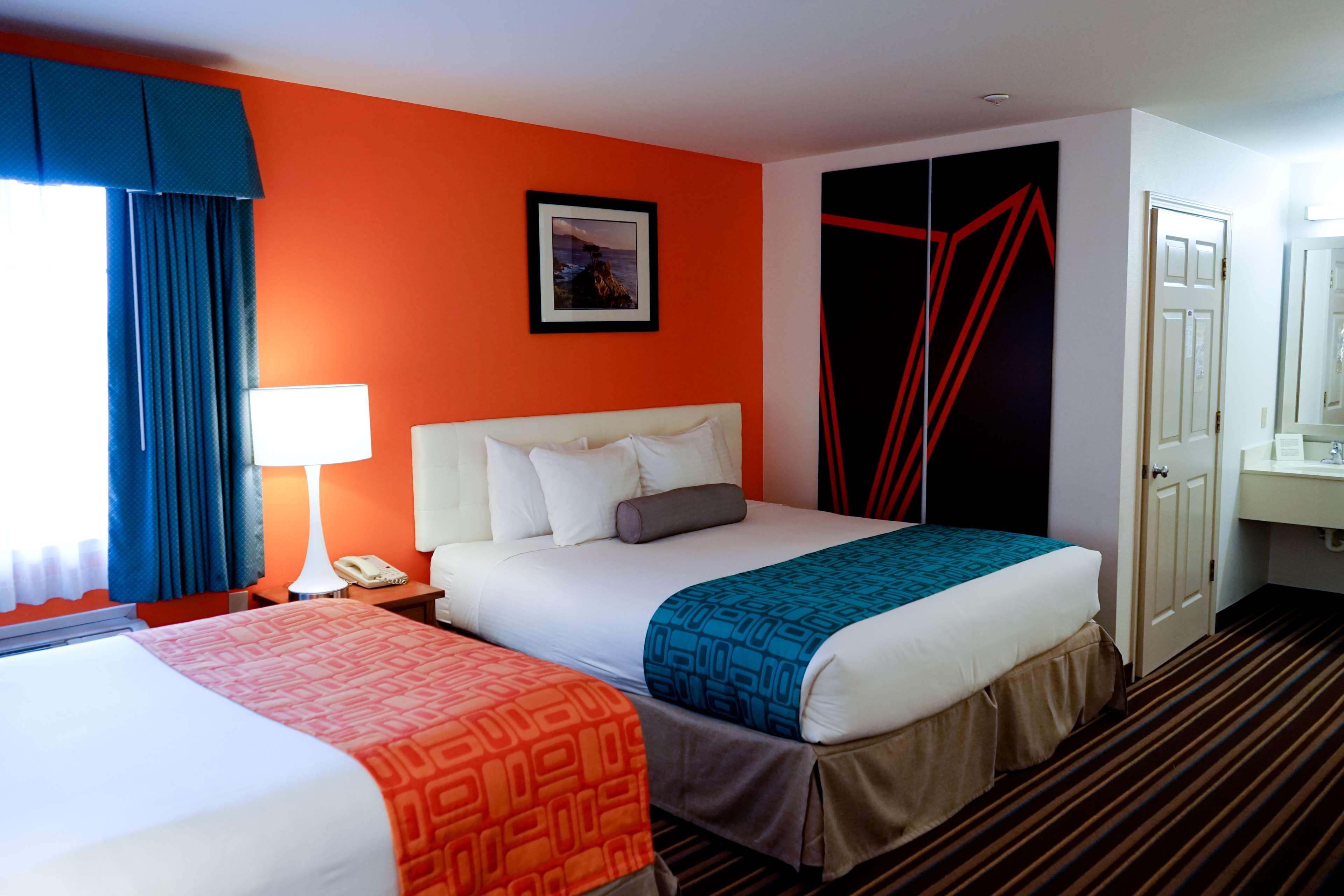 Howard Johnson By Wyndham Salinas Bagian luar foto